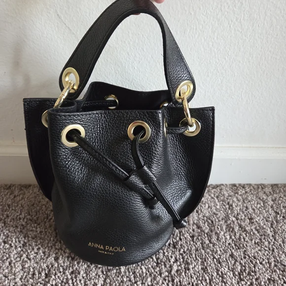 Anna Paola Made In Italy Black Leather Bucket Bag Gold Accents Purse Handbag - Picture 1 of 7